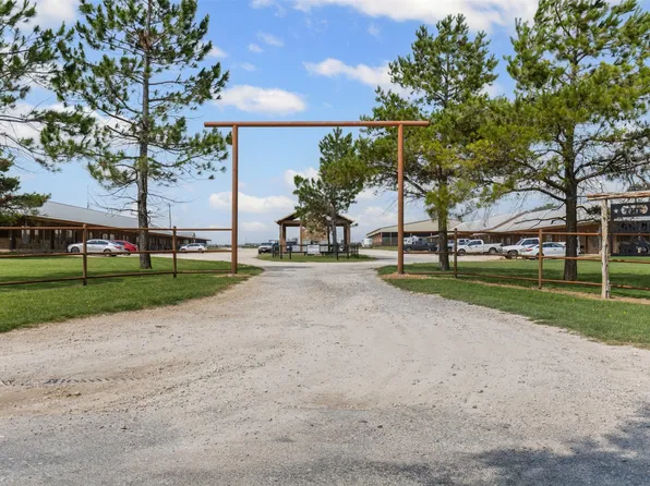 295 Lindsey Ln, Stephenville, TX 76401