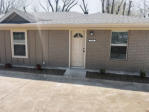 3127 N Old Missouri Rd Photo 1