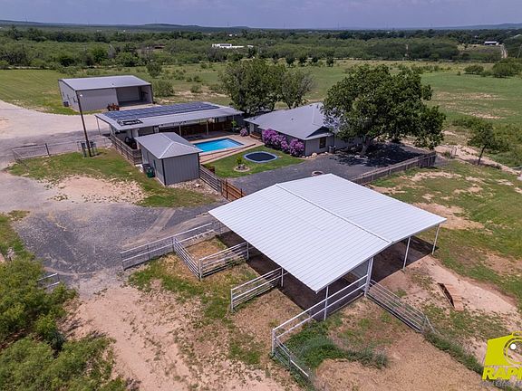 3rd image of 12526 Twin Lakes Ln