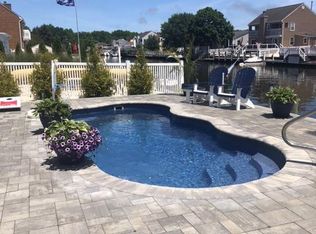 96 Moorage Ave, Bayville, NJ 08721