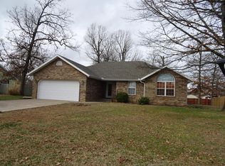 820 Tracy Ln, Mount Vernon, MO 65712