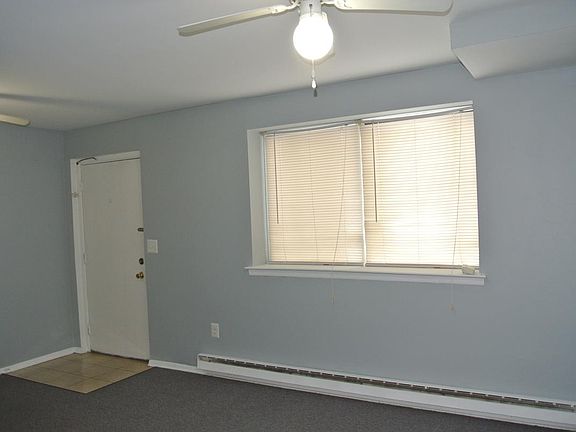 Living Room - photo #2