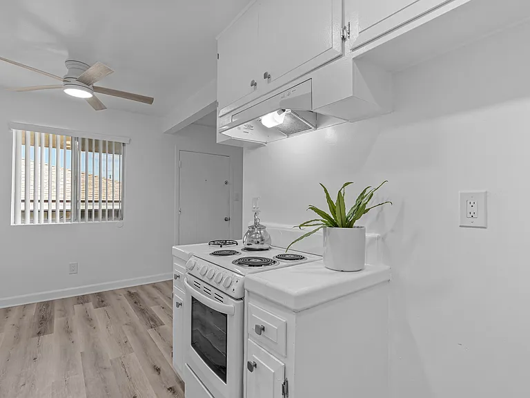 Gardenview Apartments — Photo 7