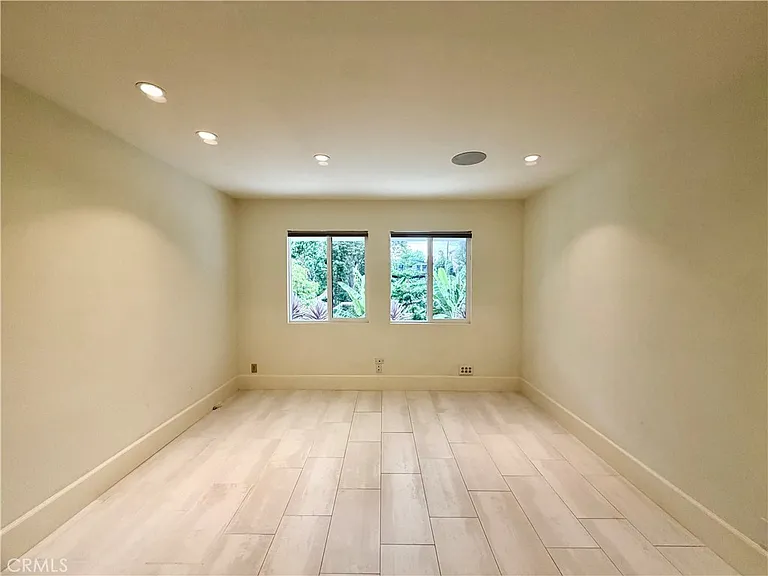 363 Newport Glen Ct — Photo 36
