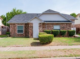 626 Canterbury St, Euless, TX 76039