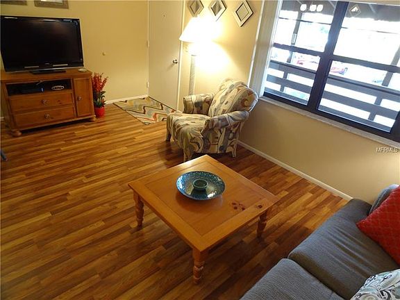 4th image of 26 Quails Run Blvd Unit 11