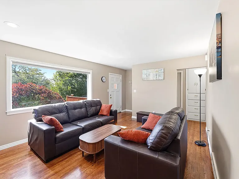 2215 S Broadmoor St — Photo 13