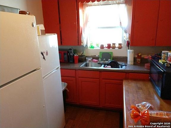 5th image of 604 S Pine St