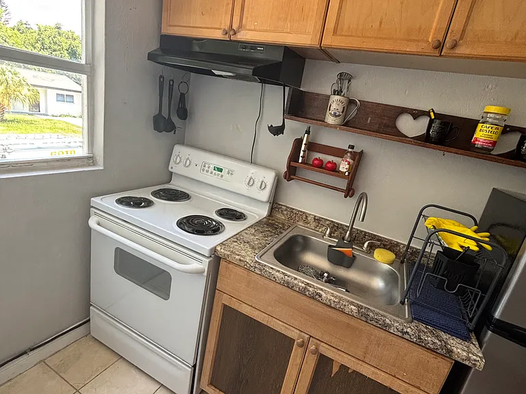 900 State Ave #B — Photo 7