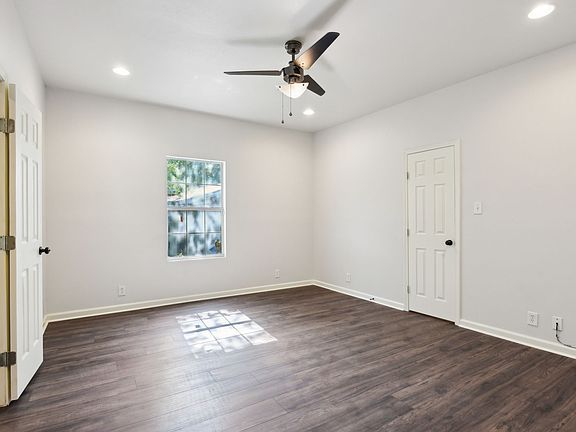 5th image of 140 E Dullnig Ct