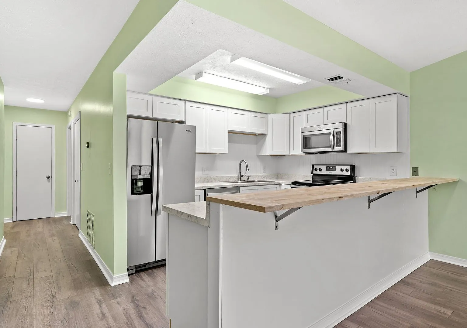 Charming 3bed/2ba Duplex Unit Convenient To Dining, Shopping & Tyndall Afb! *1/2 Off Security Dep... — Photo 3