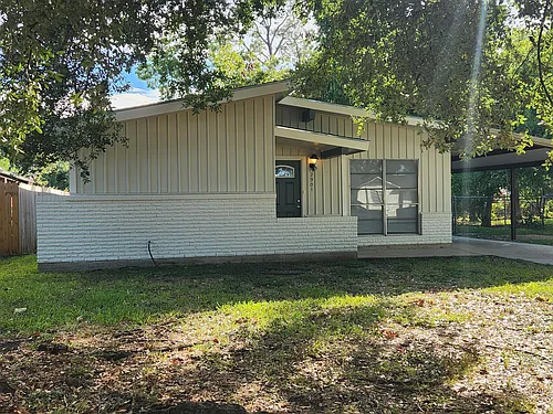 2901 Oleander Ln Photo 1