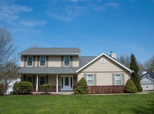 649 Country Lake Dr, Saint Peters, MO 63376