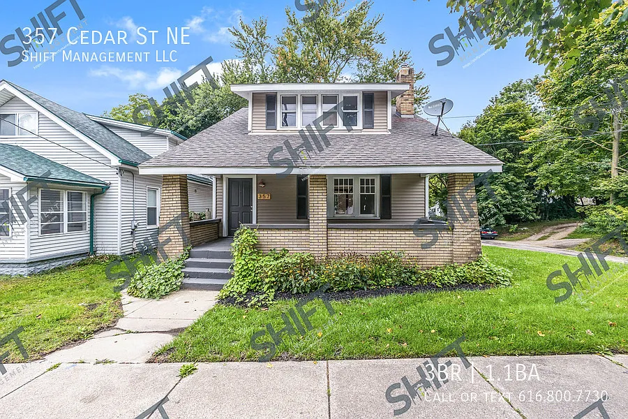 357 Cedar St NE
