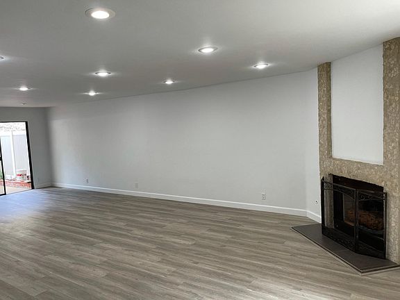 4th image of 9325 Sunland Park Dr APT 38