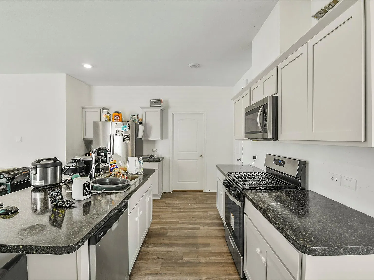 3 bed, 2.5 bath, 1956 sqft, $2,650 — Photo 4
