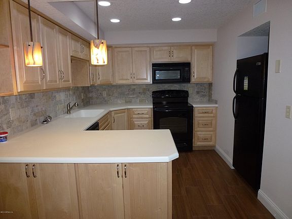 4th image of 8542 Goldeneye Ln