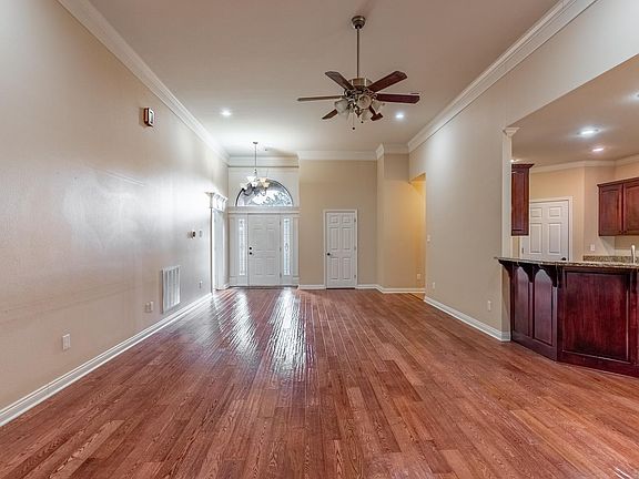 4th image of 7324 Glenn Hills Dr