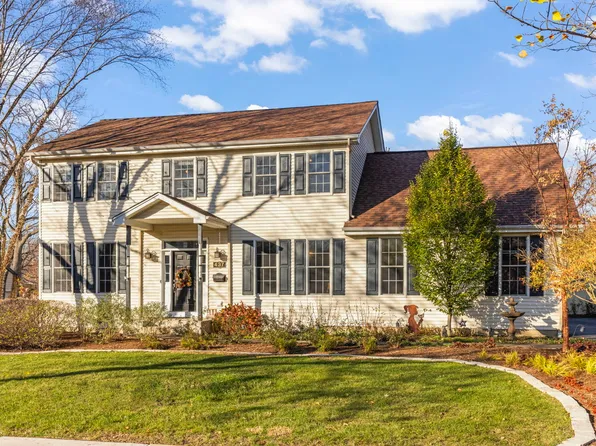 437 Madison St, Batavia, IL 60510