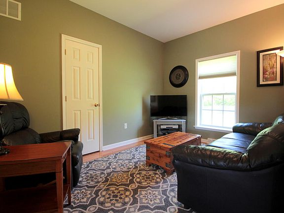 4th image of 14694 Sherry Ln