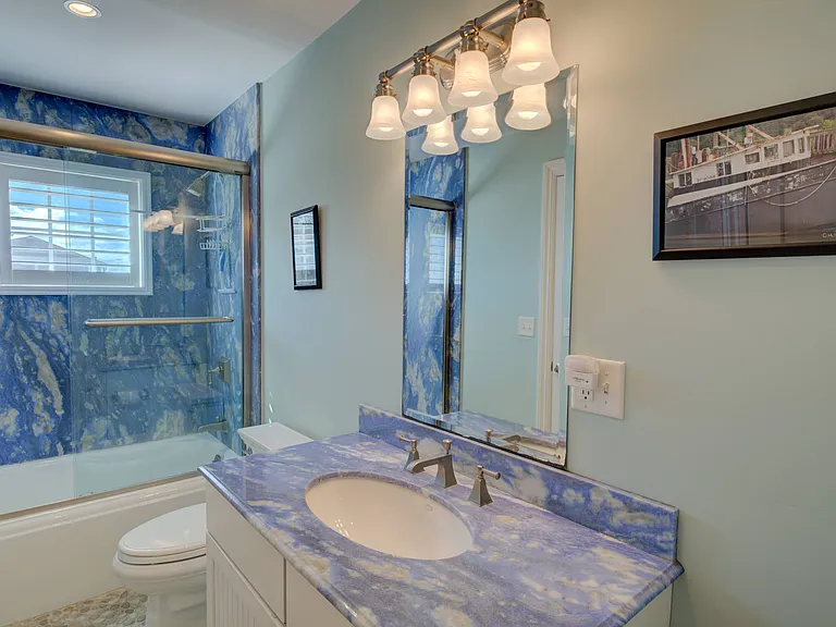 124 Bay St #R2 — Photo 23