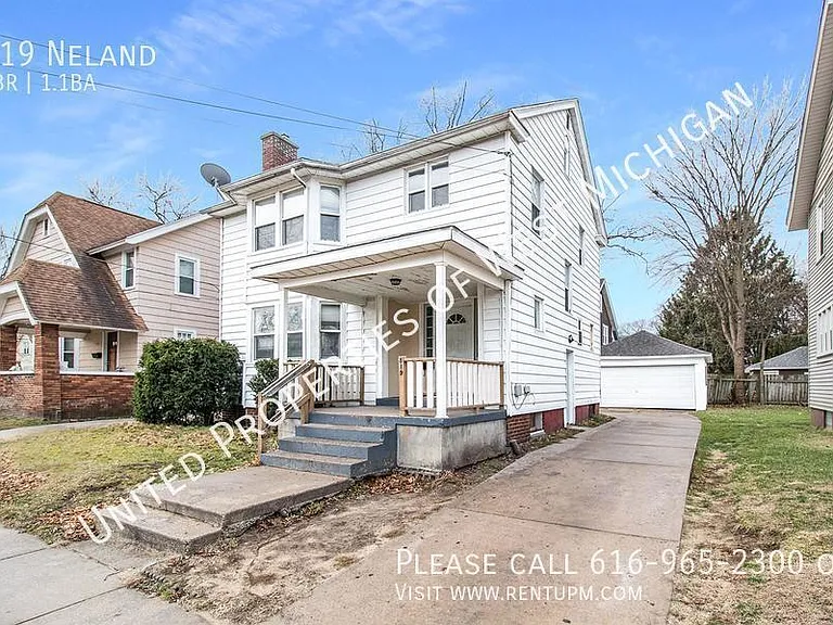 819 Neland Ave SE — Photo 1