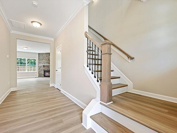 3rd image of 312 Wildwood Ln