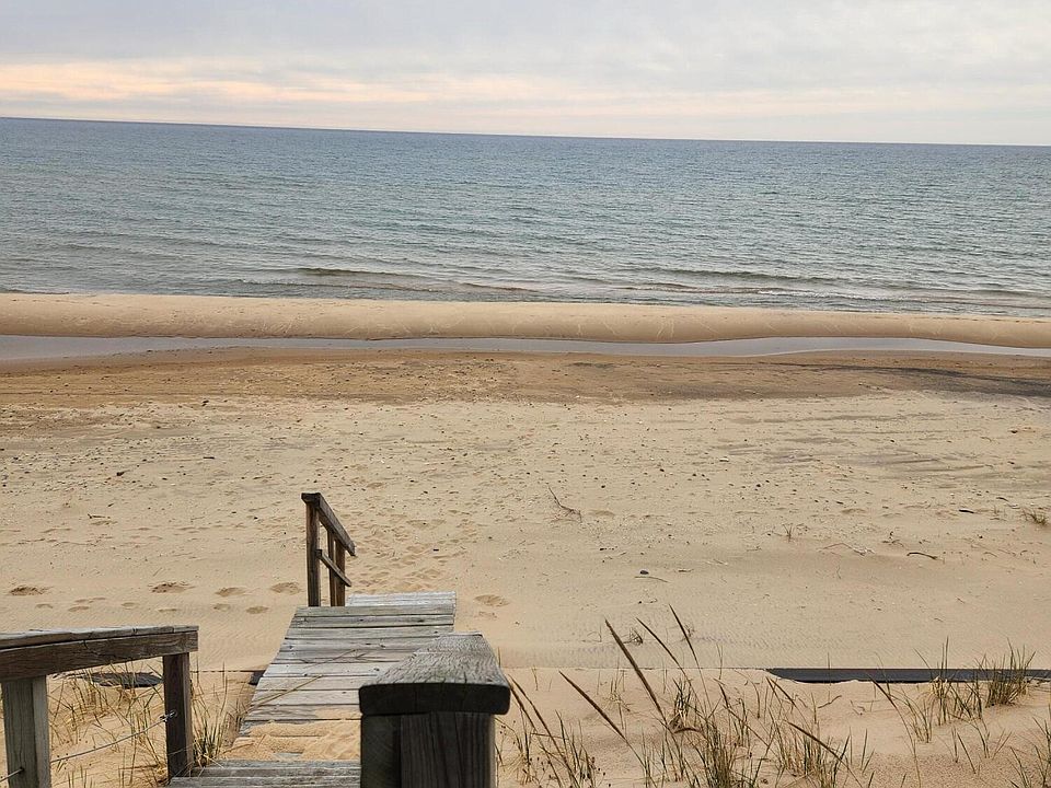 2nd image of 6432 Lakeshore Rd