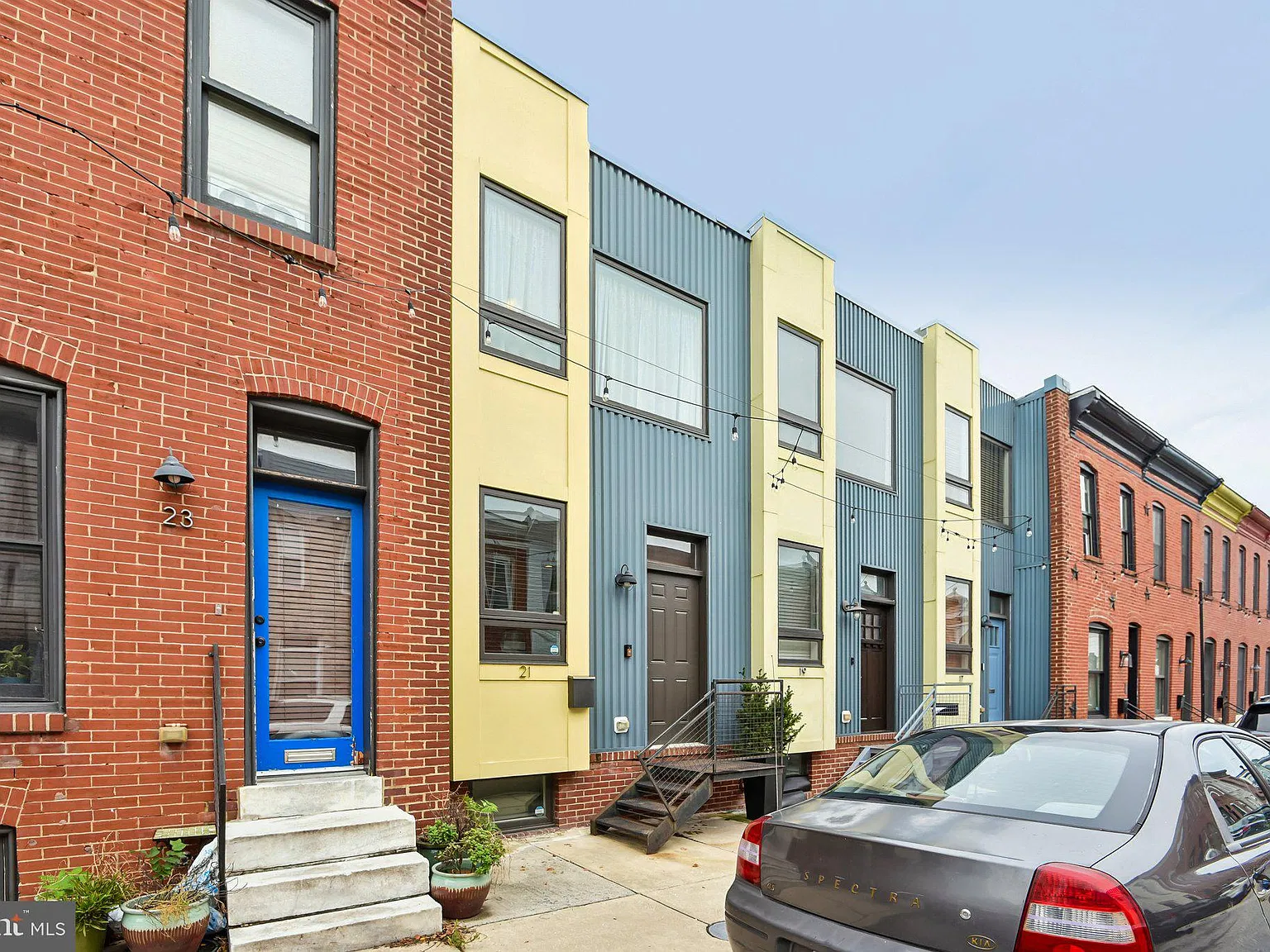 2 bed, 2.5 bath, 1040 sqft, $2,500 — Photo 2