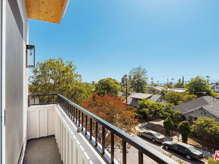 1334 Mohawk St — Photo 13