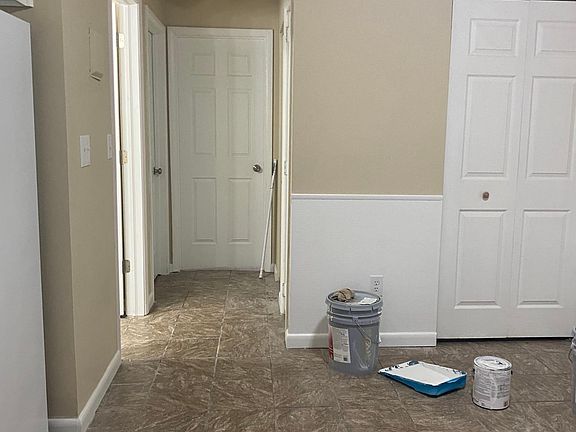 5th image of 4823 S Pennsylvania Ave APT 5