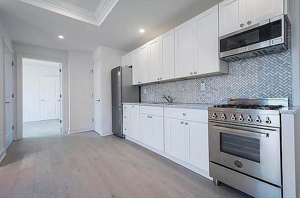 1st image of 364 Lincoln Pl #7