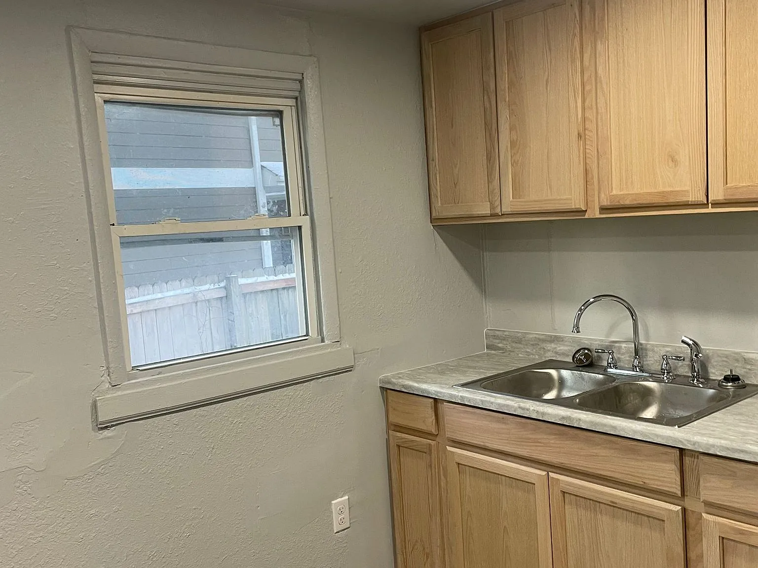 113 West Ash — Photo 3
