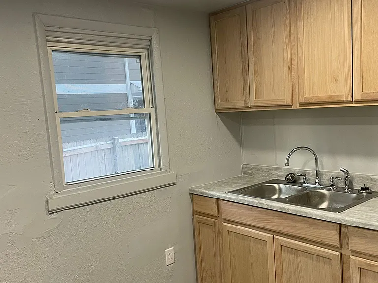 113 W Ash St #B — Photo 7