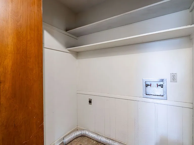 6104 Meadowbrook Ln — Photo 18
