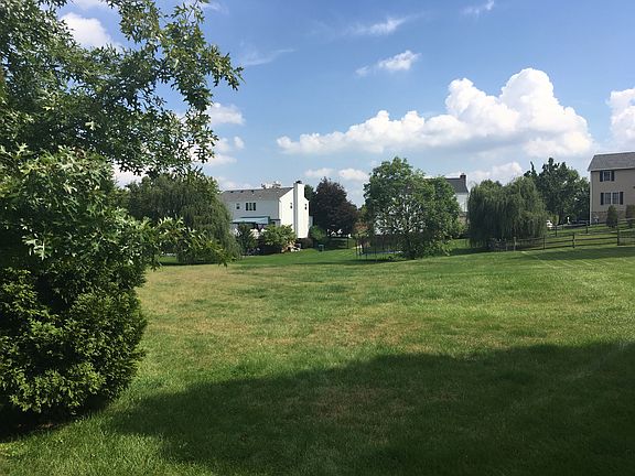 2nd image of 413 Woodcock Dr