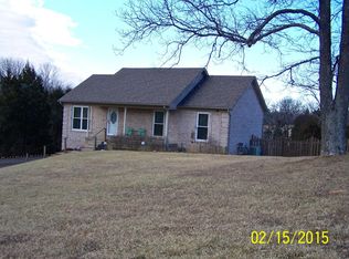 450 Pin Oak Dr, Taylorsville, KY 40071