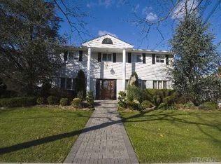 967 Middle Bay Dr, Baldwin, NY 11510