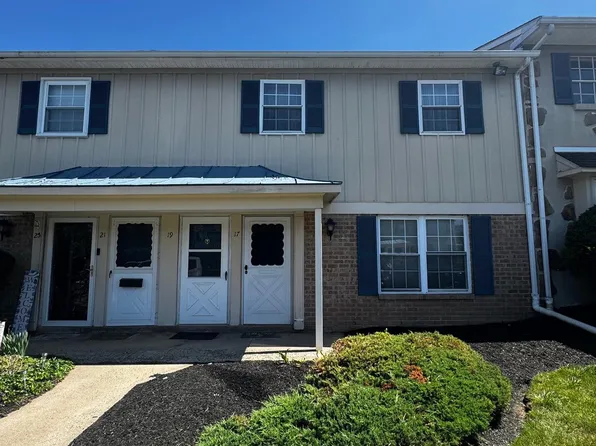 17 Derry Dr, North Wales, PA 19454