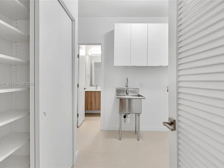 950 Bayamo Ave — Photo 15