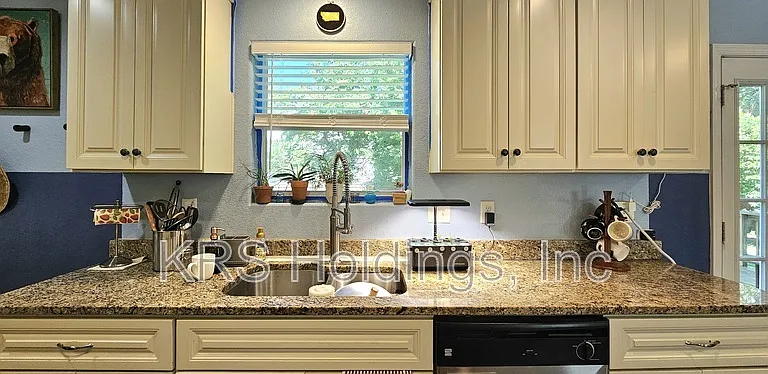 7721 Cortlandt Pl — Photo 12