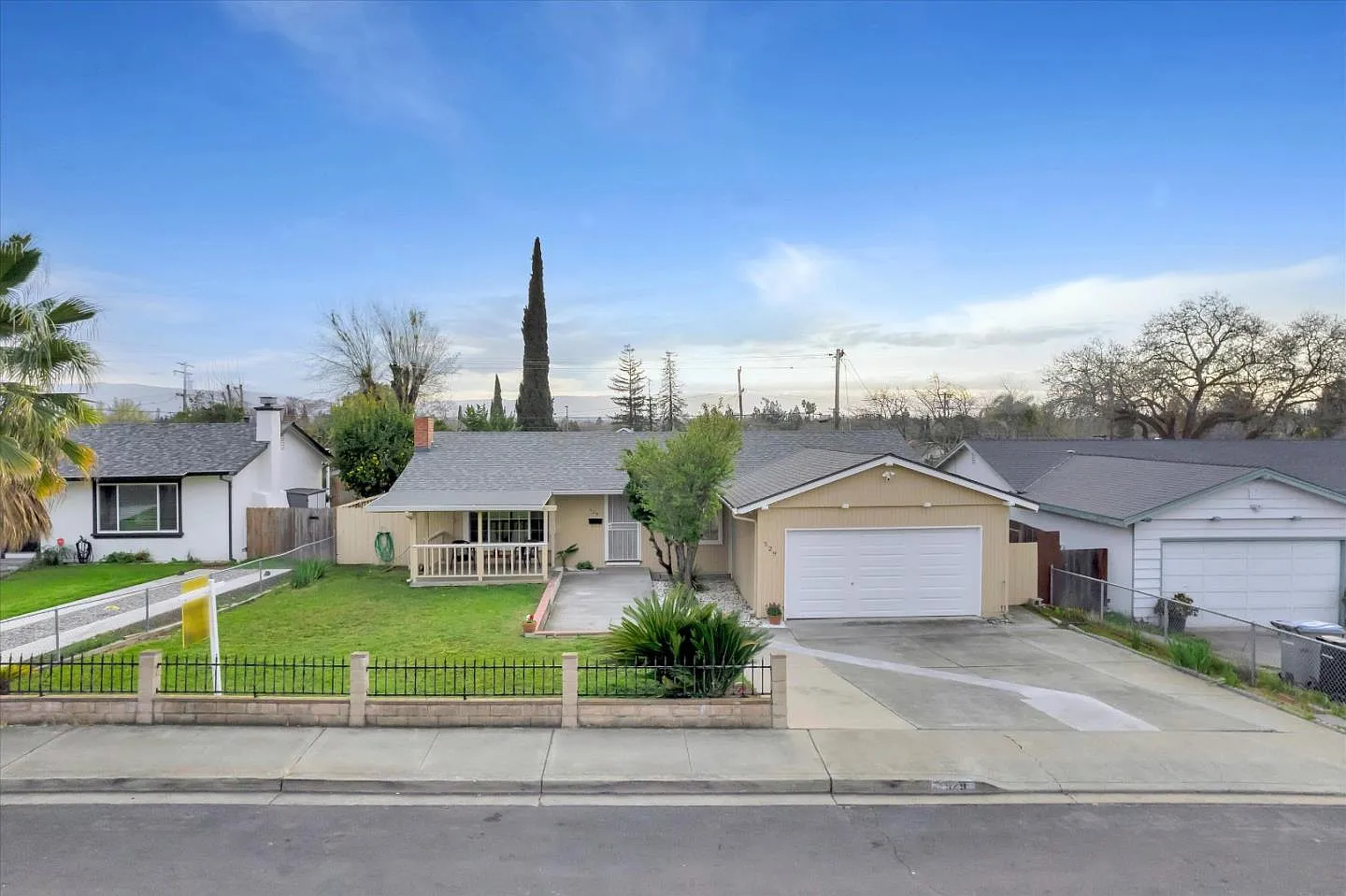529 Candlestick Way photo 1