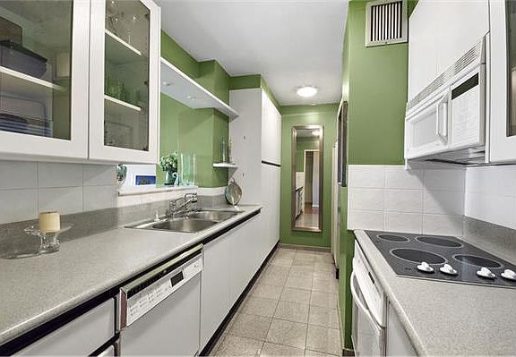 5th image of 300 E 54th St #34BC