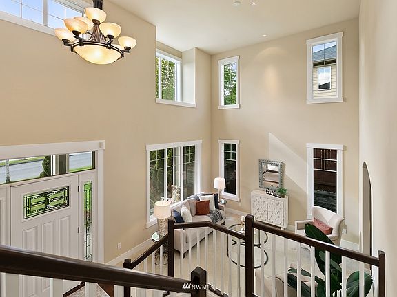 18' ceilings sun drench lighting.