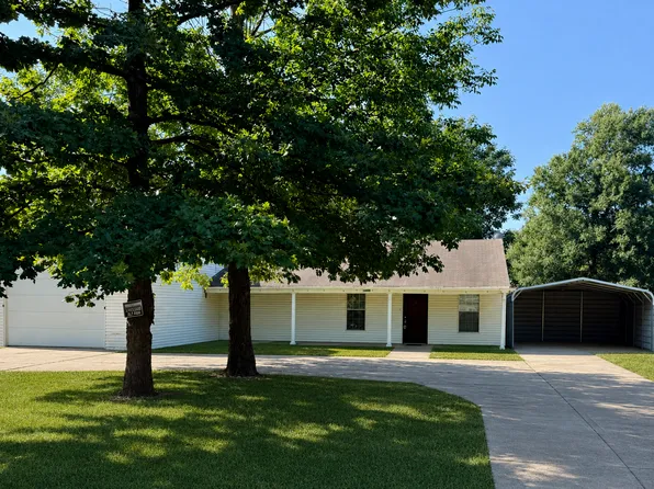 1306 Barton Ln, Paragould, AR 72450