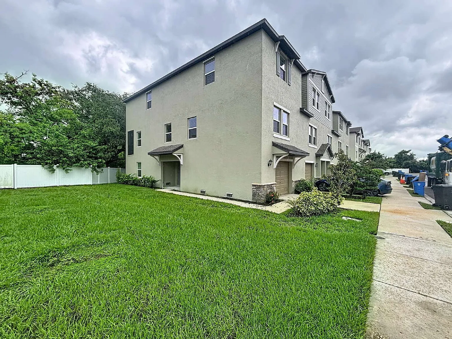 822 Tennyson Mill Cir, Tampa, FL 33619 — Photo 3