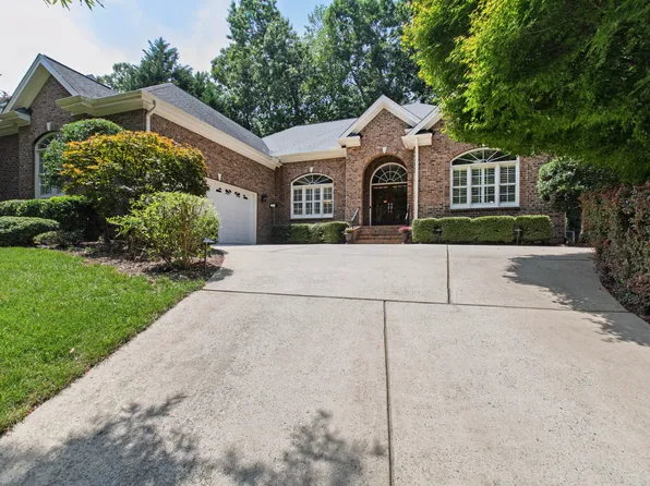 120 Swan Lake Ct, Chapel Hill, NC 27517