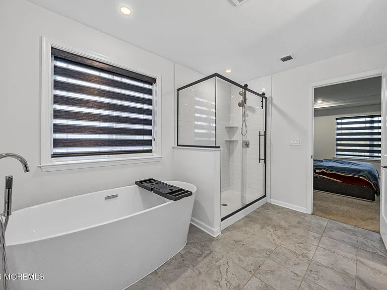319 Tulip Ct — Photo 40