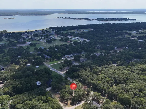 2 S Woodlands Cir, Kingston, OK 73439