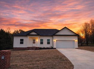 322 Chloe Dr, La Fayette, GA 30728